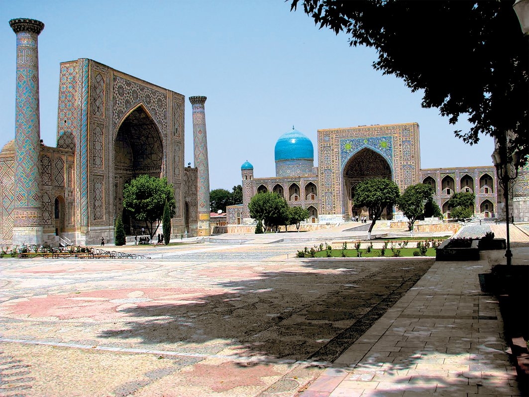 XV. yüzyılda Semerkant’ta kurulan ve astronomi başta olmak üzere çeşitli bilim dallarında yüksek eğitim veren, aynı zamanda döneminin en gelişmiş, büyük bir rasathânesine de sahip olanUluğ Bey Medresesi