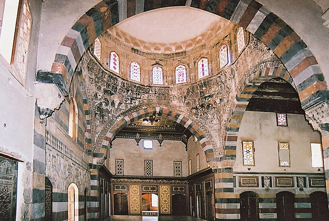 Hama’da Şam Valisi Esad Paşa’nın yaptırdığı hükümet konağının içinden bir görünüş