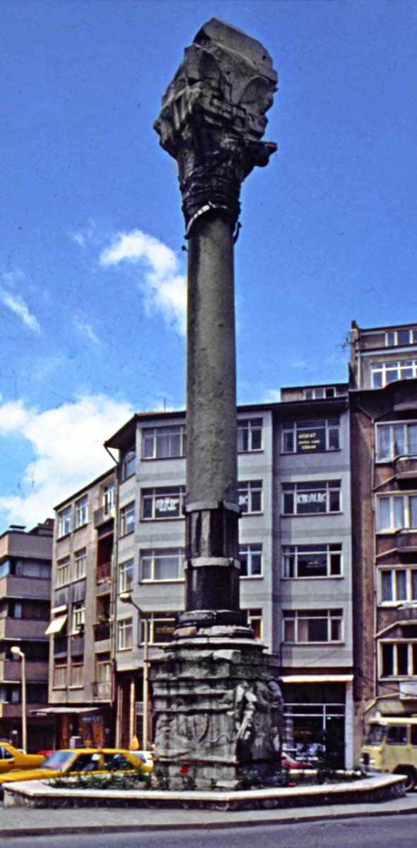 İmparator Markianos’un adına dikilenKıztaşı Anıtı – Fatih/İstanbul