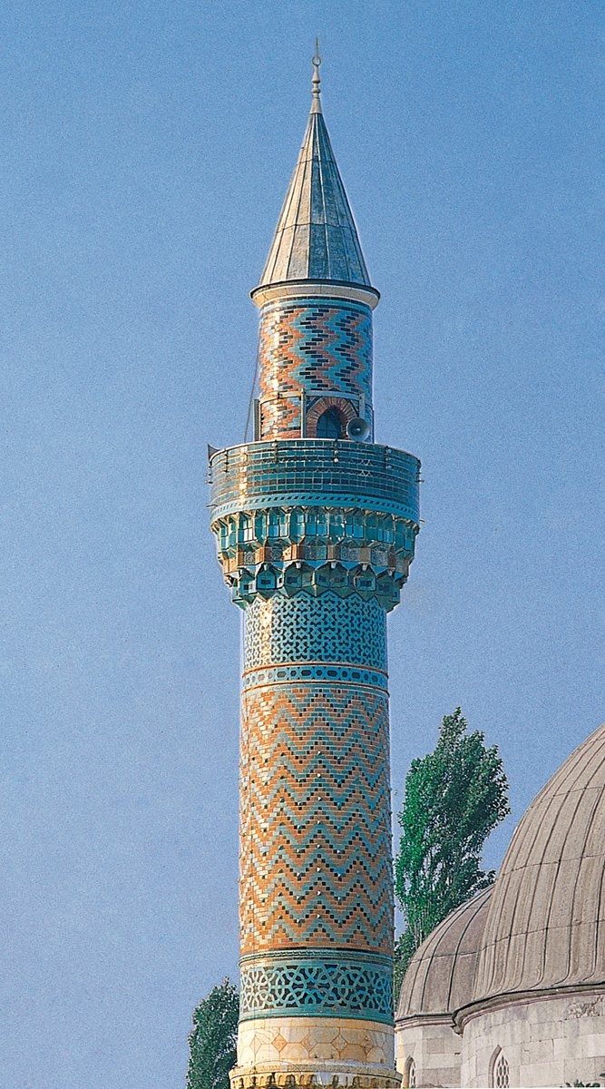 İznik Yeşilcami’nin çini kaplamalı minaresi