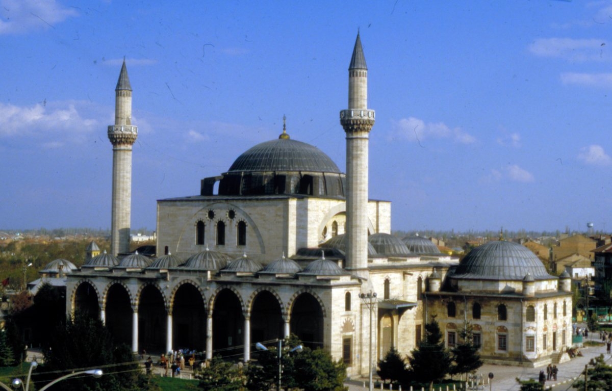 Sultan Selim Camii ve Yûsuf Ağa Kütüphanesi – Konya