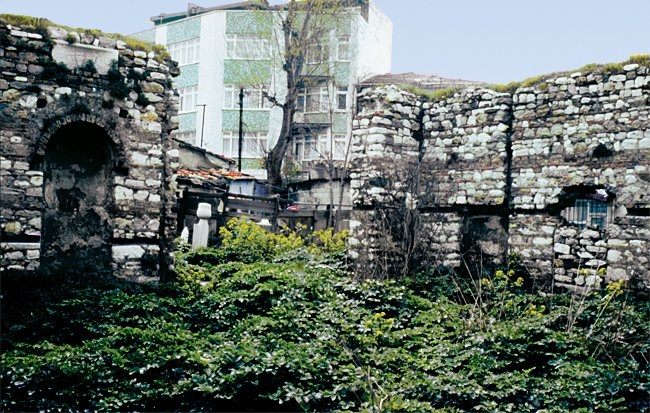 Ayvansaray’daki Emîr Buhârî Tekkesi’nin kalıntıları – İstanbul