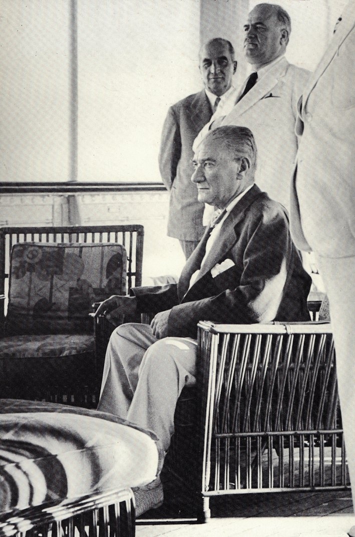 Mustafa Kemal Atatürk İstanbul’da Savarona yatında