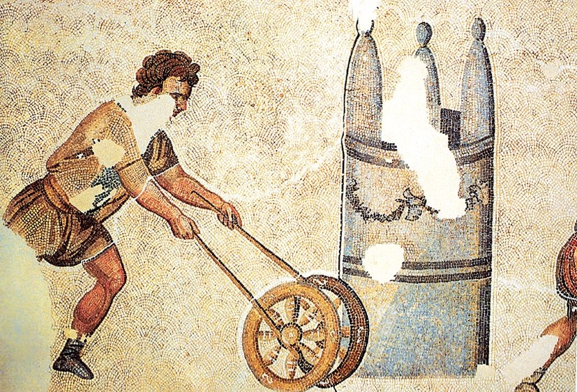 İstanbul Sultanahmet’teki Büyük Saray’ın mozaiklerinde tekerlek çeviren çocuk figürü