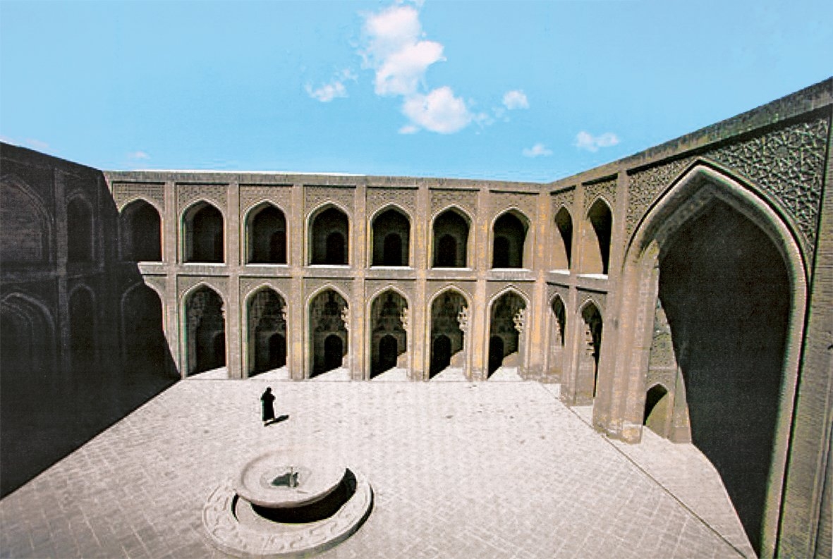 XIII. yüzyılda çeşitli bilimlerdeyüksek eğitim veren Müstansıriyye Medresesi’niniç avlusundan bir görünüş