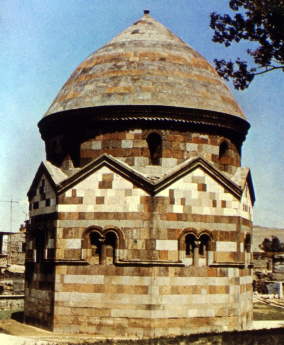 Emîr Saltuk Kümbeti – Erzurum