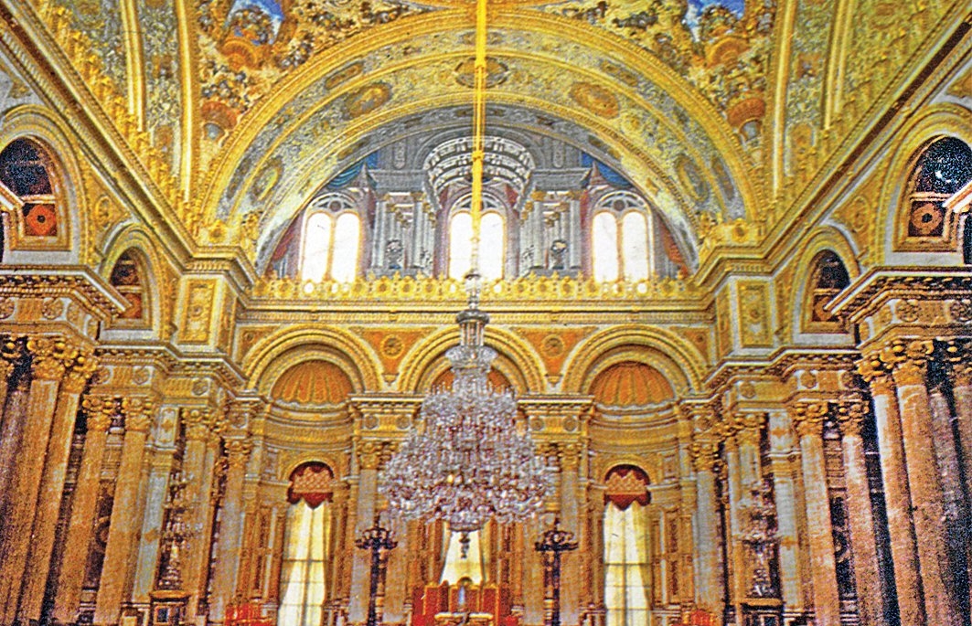 Dolmabahçe Sarayı’nınMuayede (Bayramlaşma) Salonu