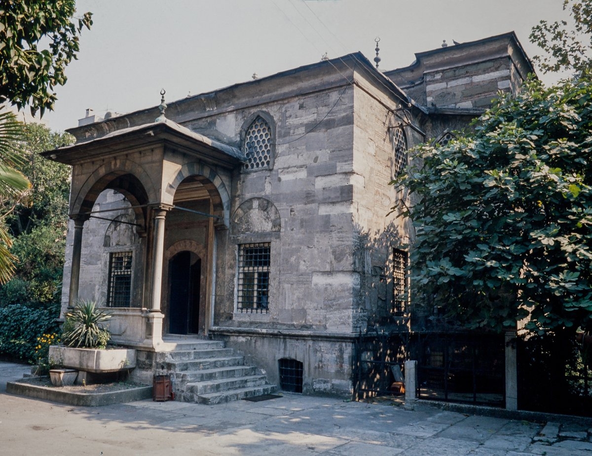 Lâleli’de Râgıb Paşa Kütüphanesi – Fatih/İstanbul