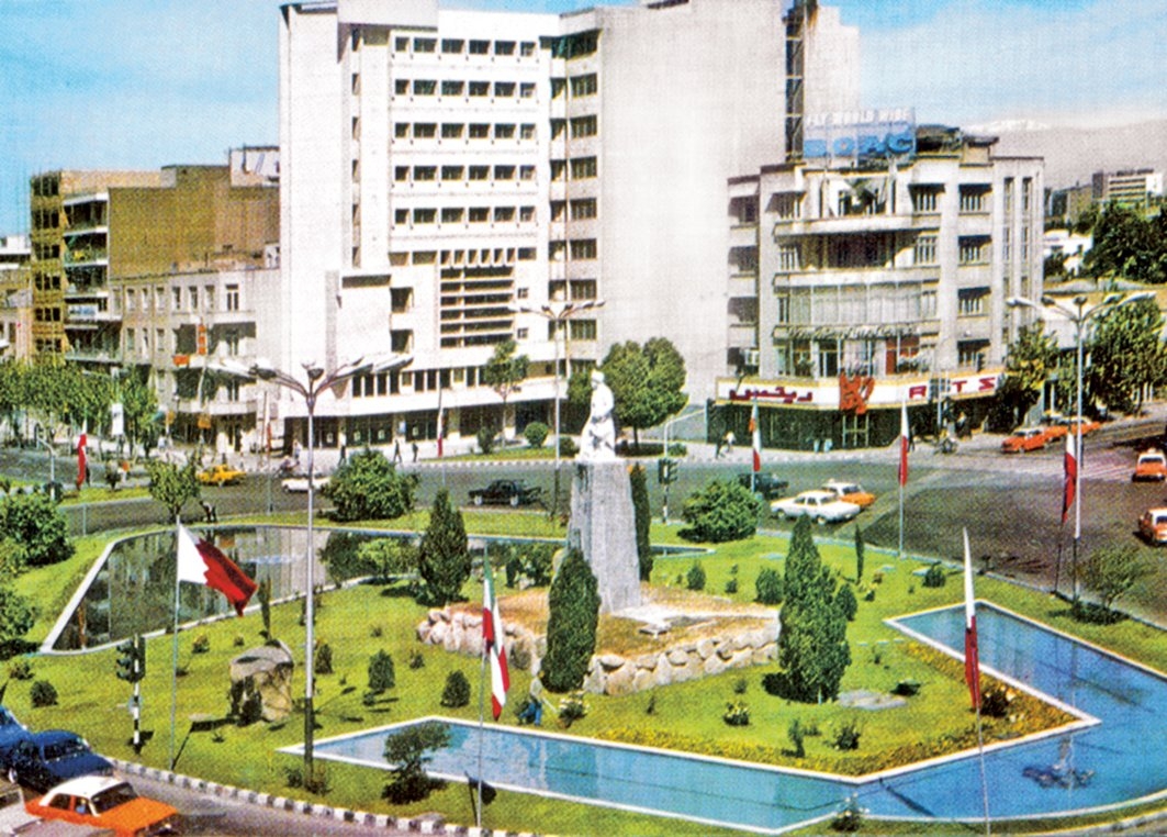 Tahran’da Firdevsî Meydanı