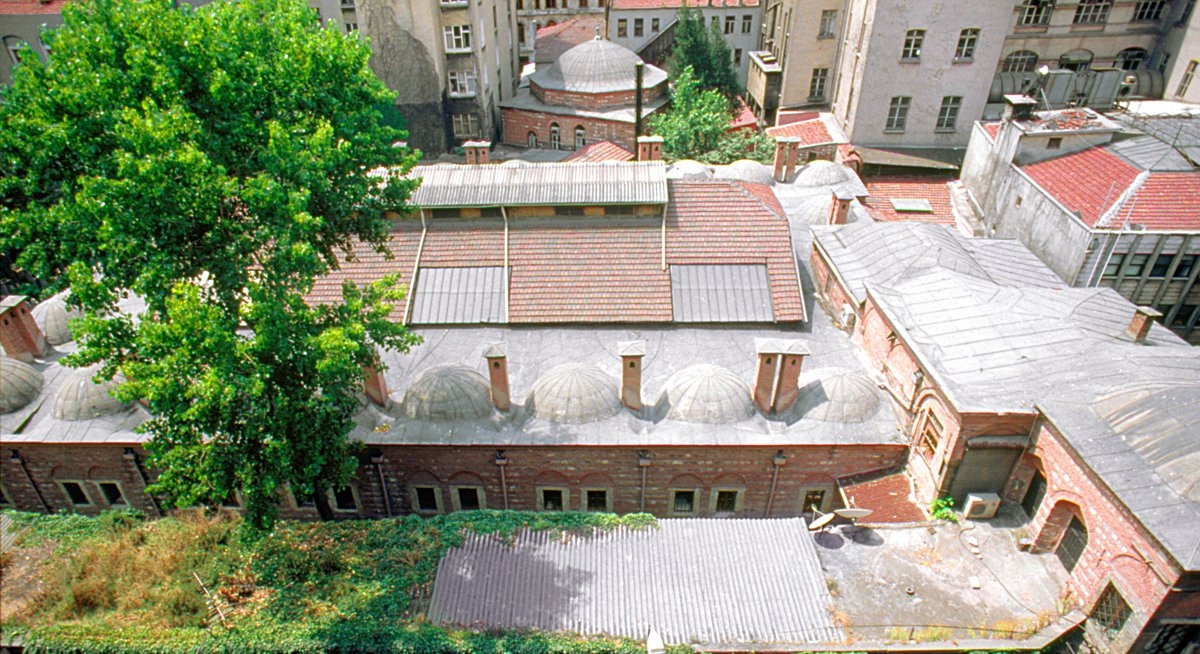Eminönü’ndeki Hamidiye Külliyesi’nin medrese ve mescidi – Fatih/İstanbul