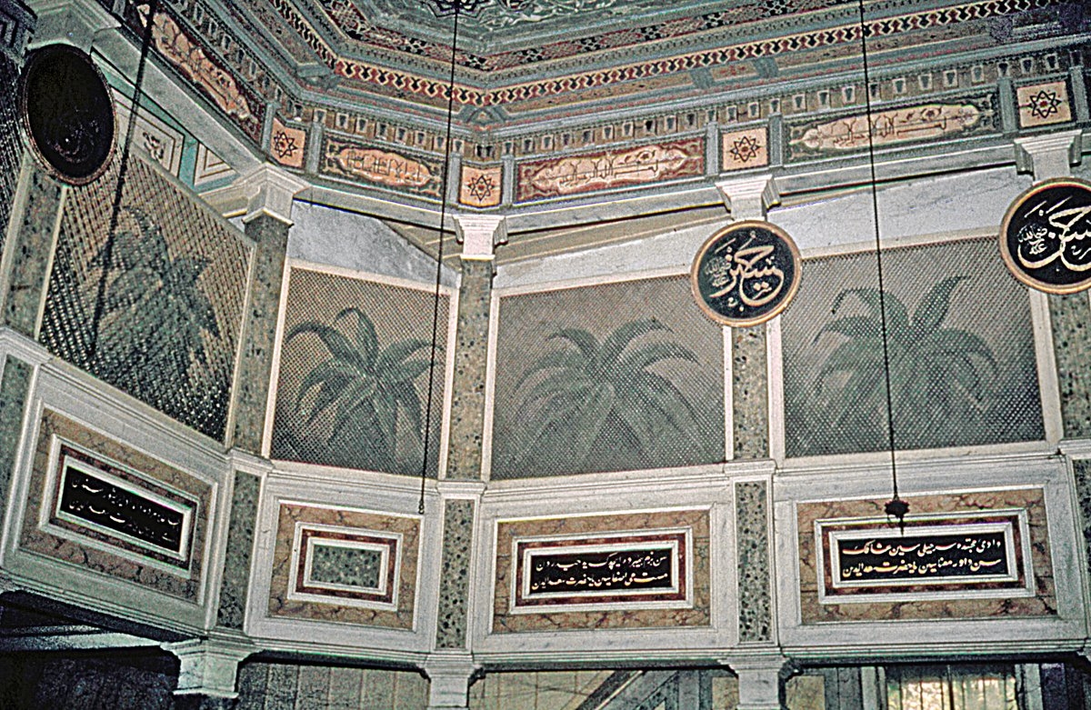 Hasîrîzâde Tekkesi mescid-tevhidhânesinde fevkanî kadınlar mahfilinin harap olmadan önceki hali