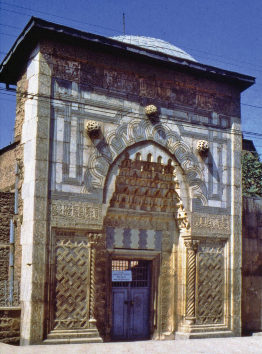 Karatay Medresesi’nin taçkapısı