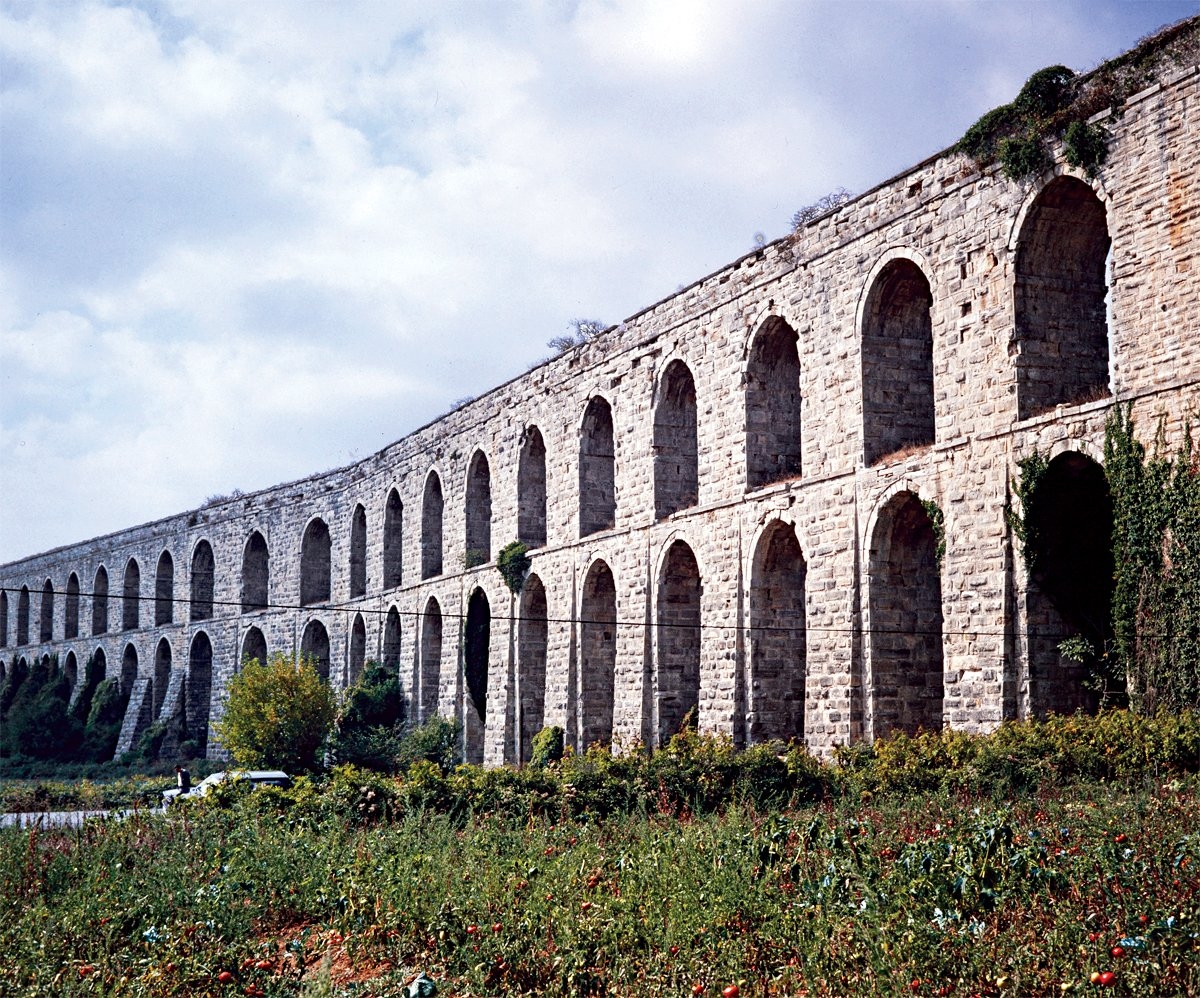 Kırkçeşme tesislerine ait âbidevî kemerlerden Moğlova Kemeri – Kemerburgaz/İstanbul