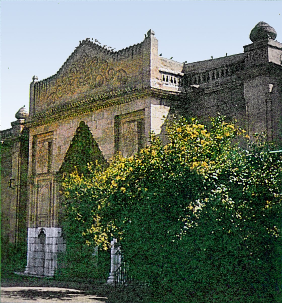 Aksaray’da Karamanoğlu İbrâhim Bey dönemine ait Ulucami’nin taçkapısı (Emrullah Güney arşivi)