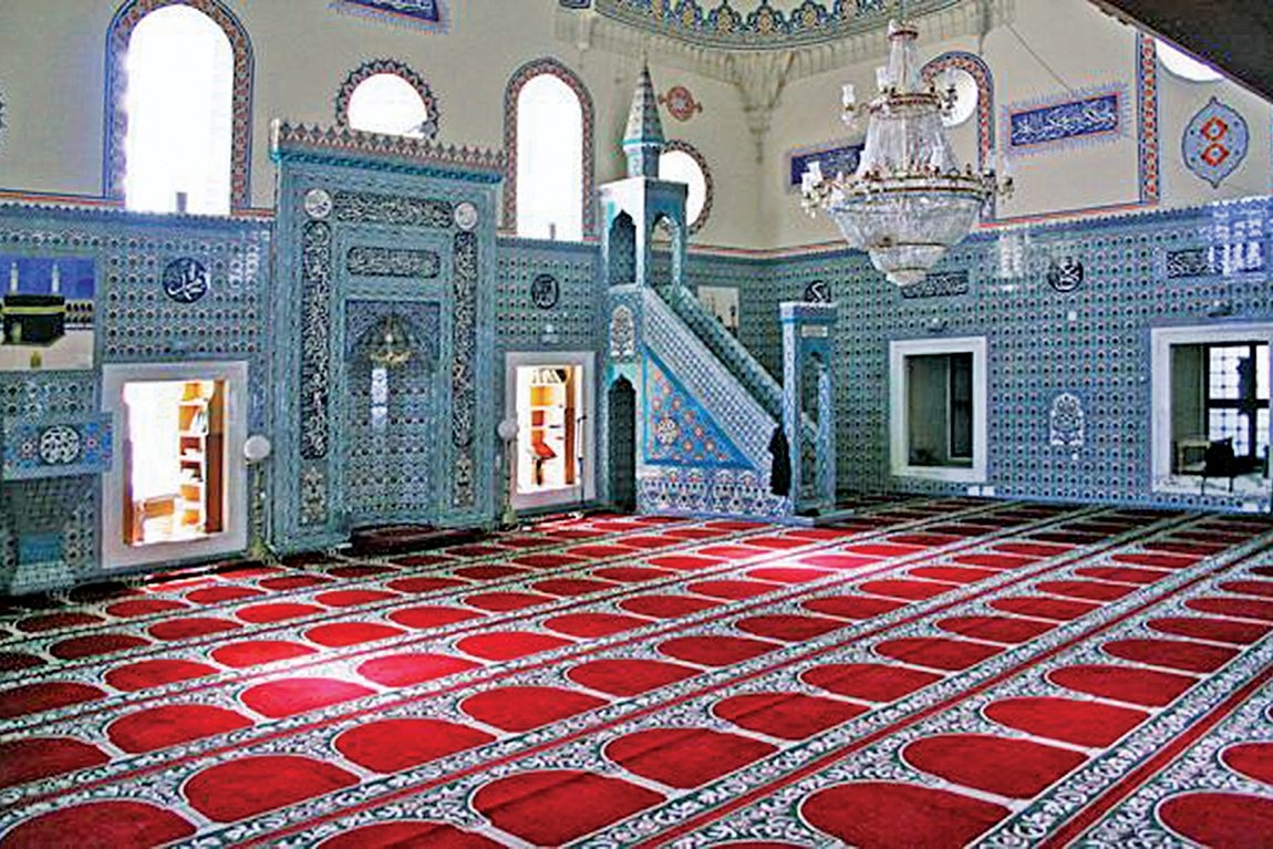 Kadı Seyfullah Efendi Camii’ninhariminden bir görünüş
