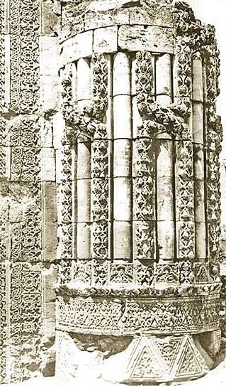 Çifte Minareli Medrese’nin köşe kulesi