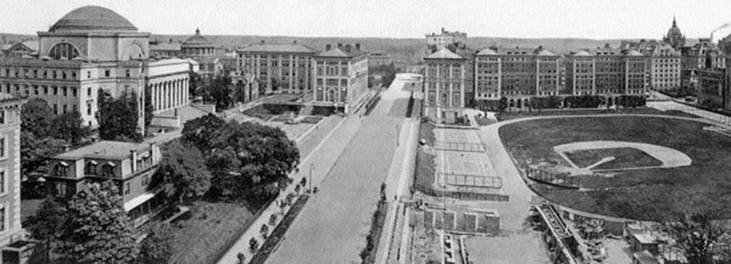 1870’lerden sonra modernleşen Amerika Birleşik Devletleri üniversiteleri arasında yer alan ve yeni binasına taşınan Columbia Üniversitesi’nin1913 yılındaki görünüşü
