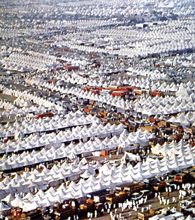 Arafat’ta hacılar için hazırlanan çadırlar