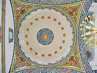 Rodos’ta Sultan III. Mustafa Camii’nin merkezî kubbesi