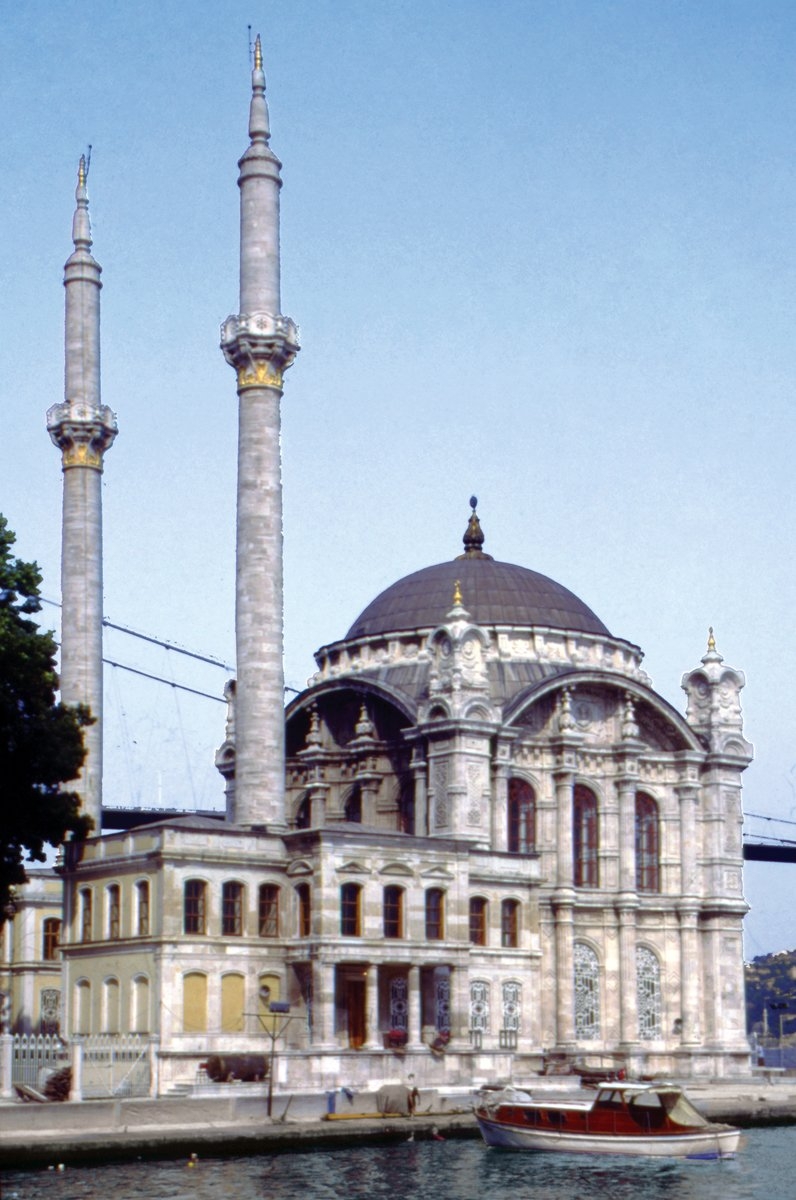 Empire üslûbunda inşa edilen Ortaköy Camii – Beşiktaş/İstanbul