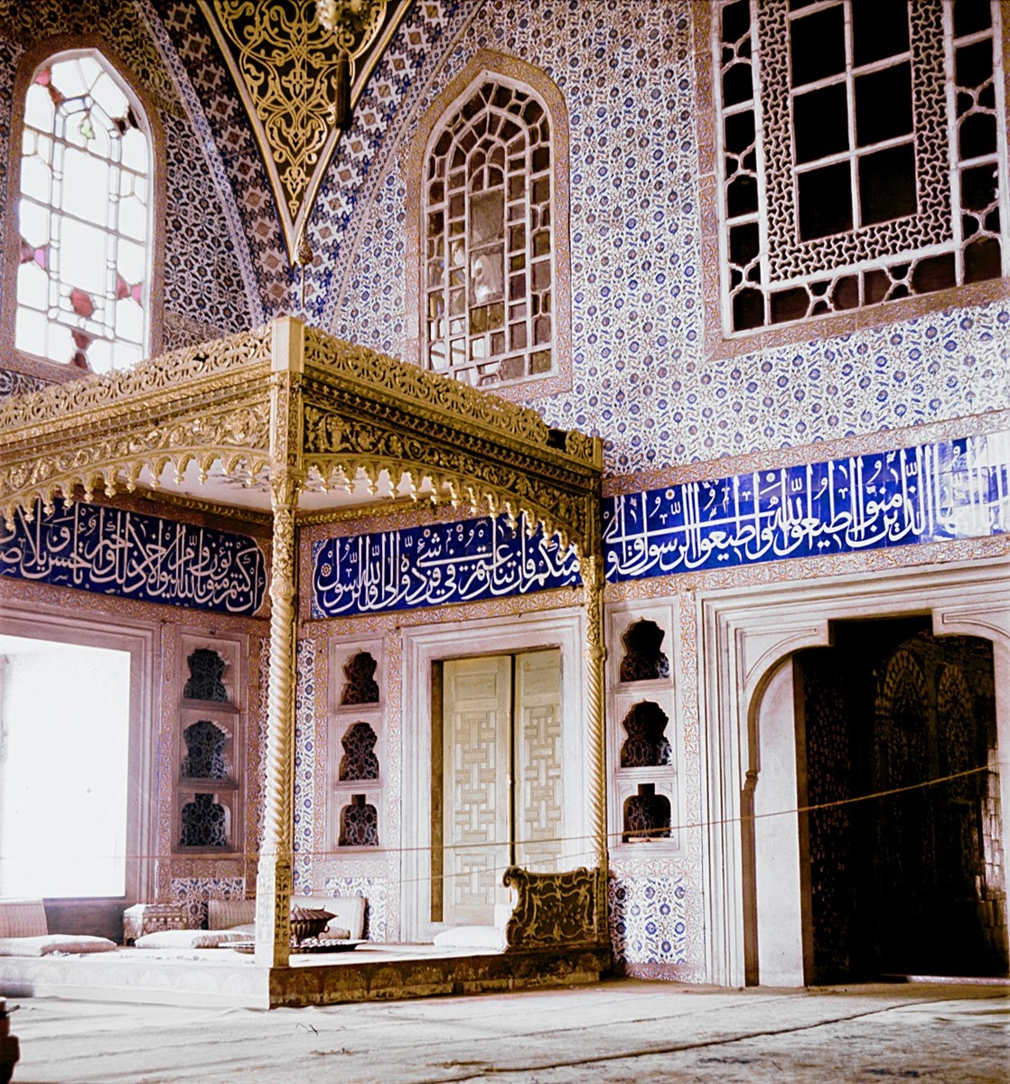 Topkapı Sarayı’ndaIII. Murad Has Odası’nın içinden bir görünüş