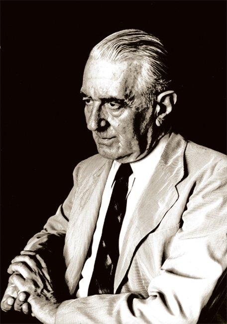 Sedat Hakkı Eldem (Mimar Sinan Üniversitesi Güzel Sanatlar Fakültesi fotoğraf arşivi)