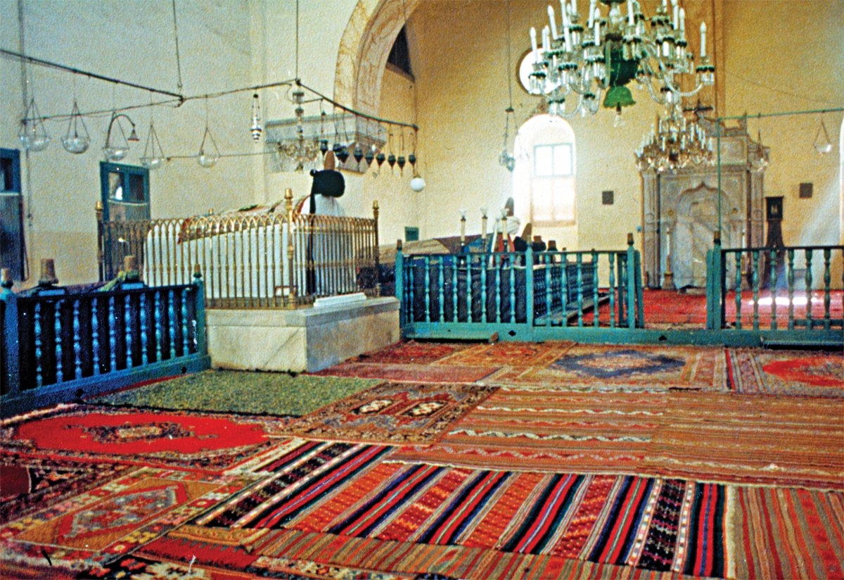 Karahisar Mevlevîhânesi’nin içinden bir görünüş