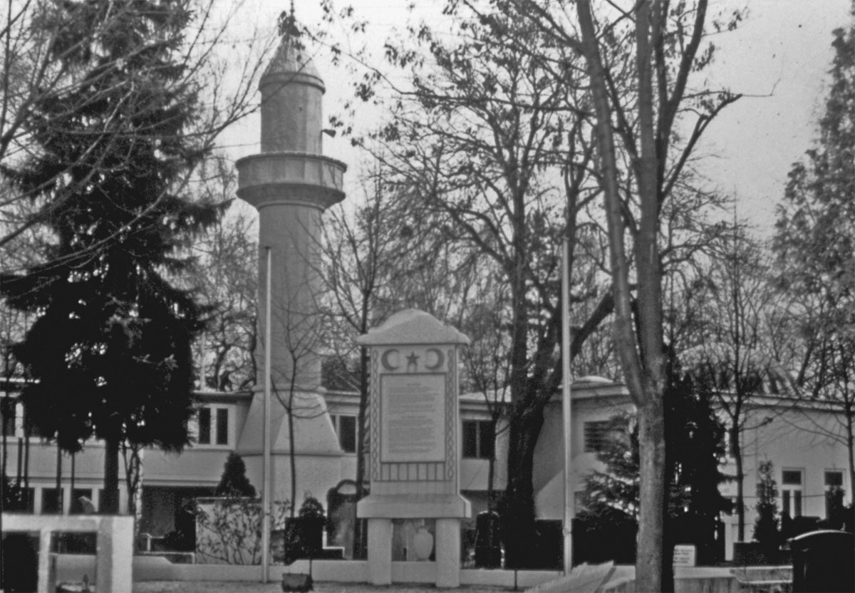 Berlin’de Türk Şehitliği Camii ve Anıtı – Almanya