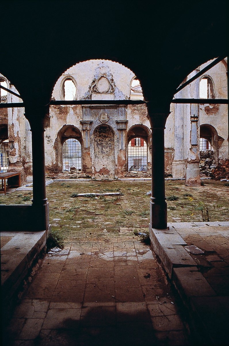 Midilli Çarşı Camii’nin içinden bir görünüş