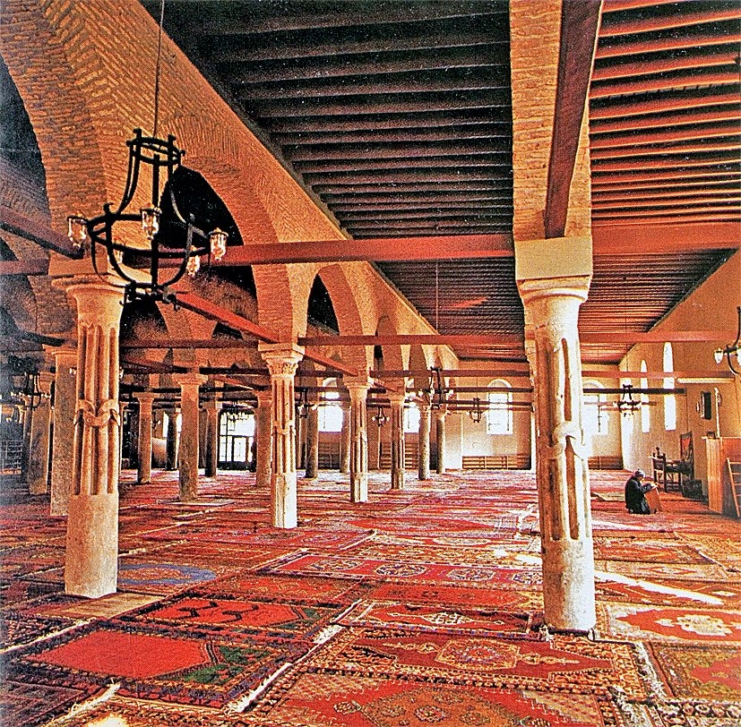 Konya Alâeddin Camii’nin içinden bir görünüş