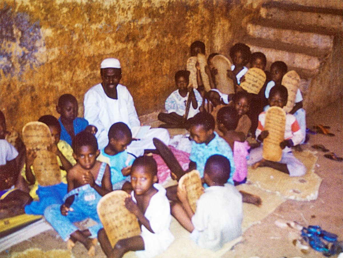 Mali Cumhuriyeti’nin başşehri Bamako’da bir Kur’an kursu (Ahmet Kavas fotoğraf arşivi)
