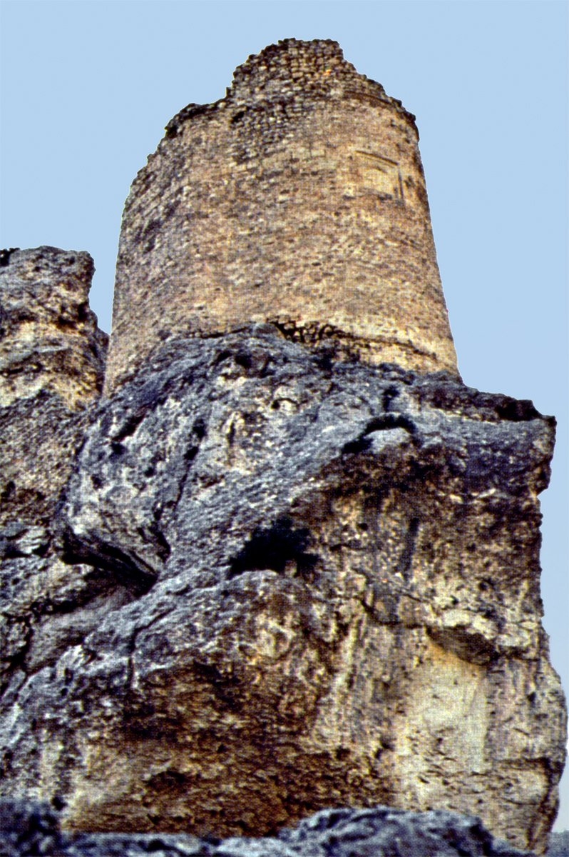 Mut yakınındaki Mavga Kalesi’nin günümüze ulaşabilmiş burçlarından biri – İçel