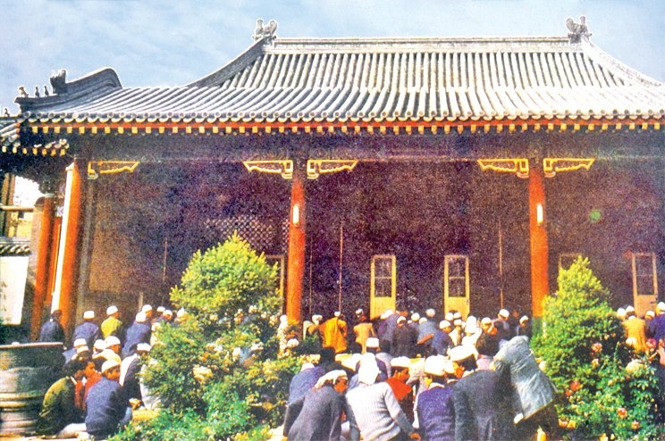 Çin’de ibadet eden müslüman cemaat