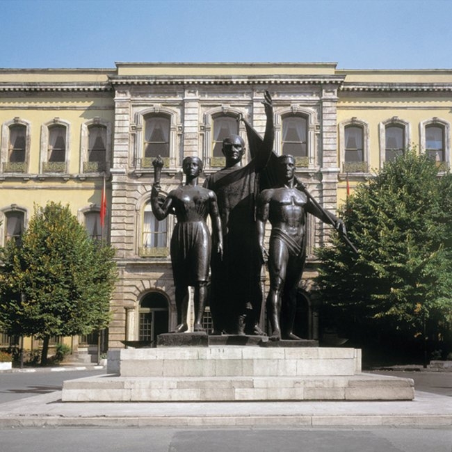 İstanbul Üniversitesi’nin merkez binası
