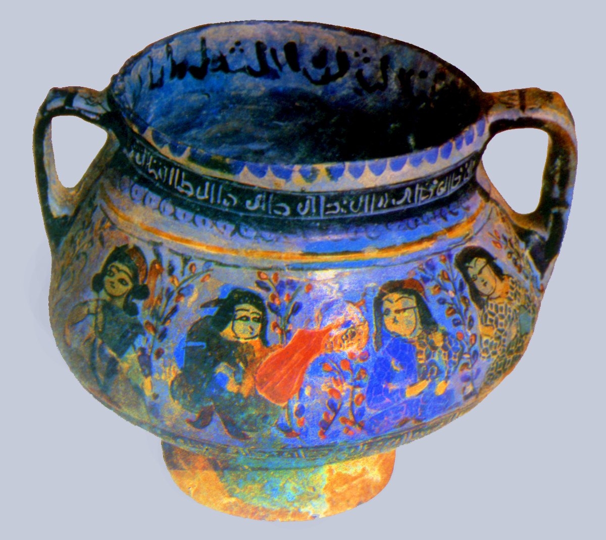 Bursa Türk ve İslâm Eserleri Müzesi’ndeki eserlerden XII. yüzyıla ait mînâî tekniğinde yapılmış çanak