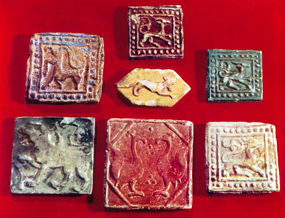 Gazne’deki kazılarda bulunan X. yüzyıla ait hayvan figürlü seramikler (Metropolitan Museum – New York)