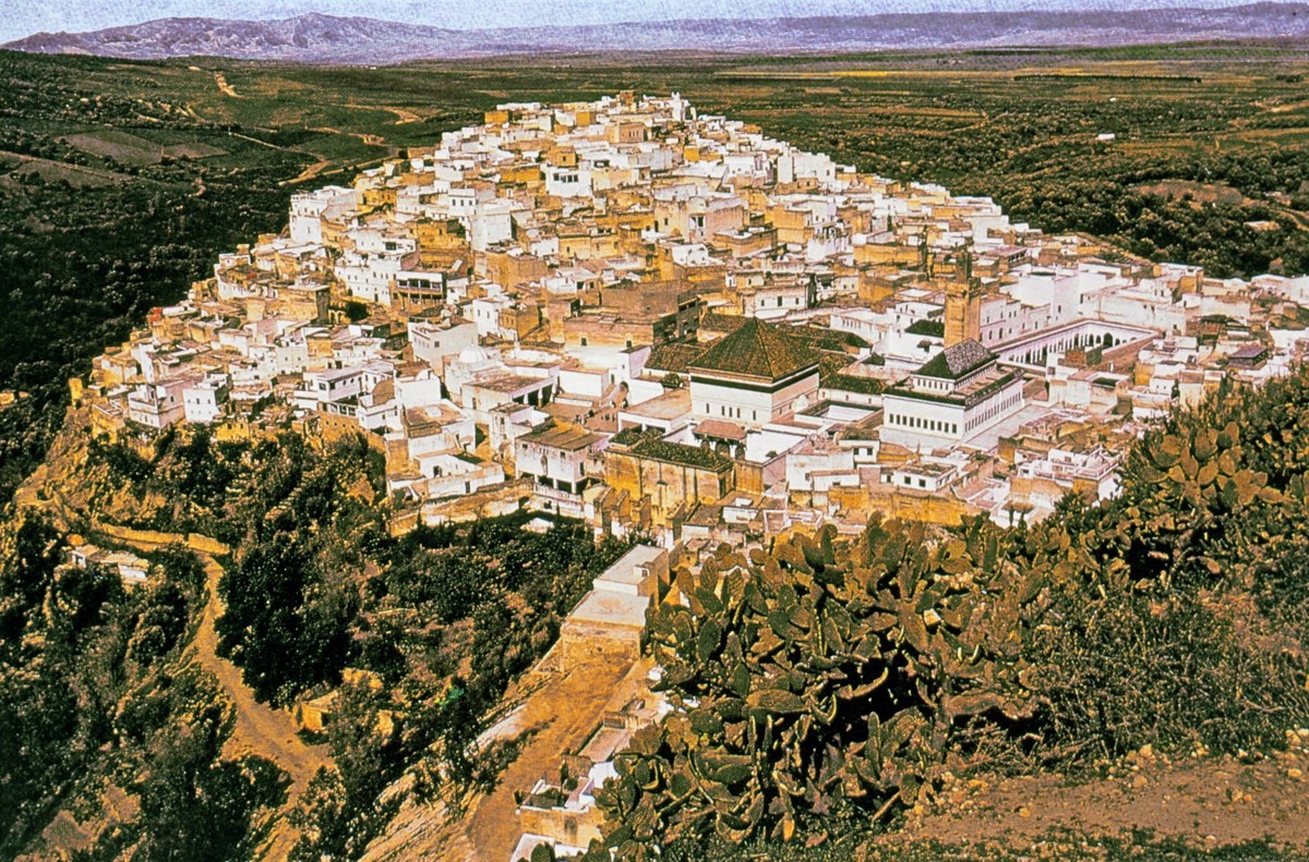 I. İdrîs’in mezarının bulunduğuZerhûn şehrinden bir görünüş – Fas