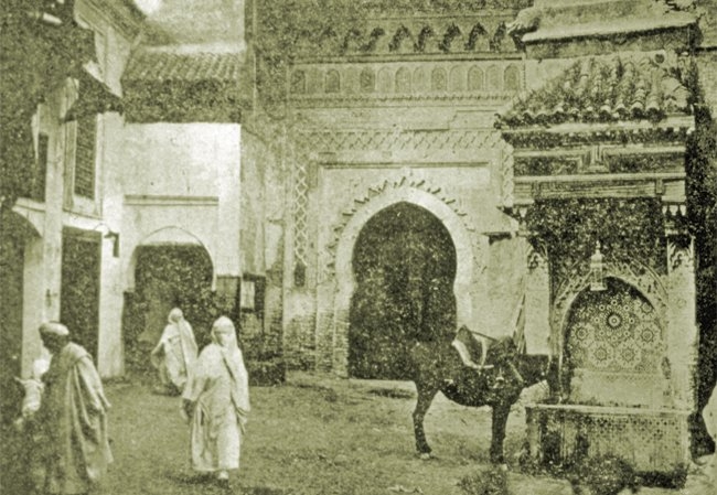 Neccârîn Hanı’nın girişi yanındaki çeşme – Merakeş/Fas