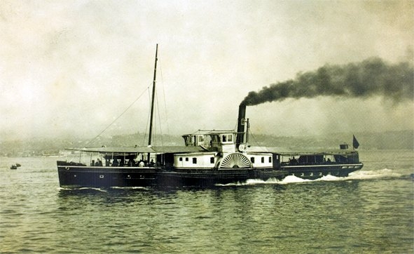 Şirket-i Hayriyye’nin yandan çarklı (13 numaralı) Galata vapuru
