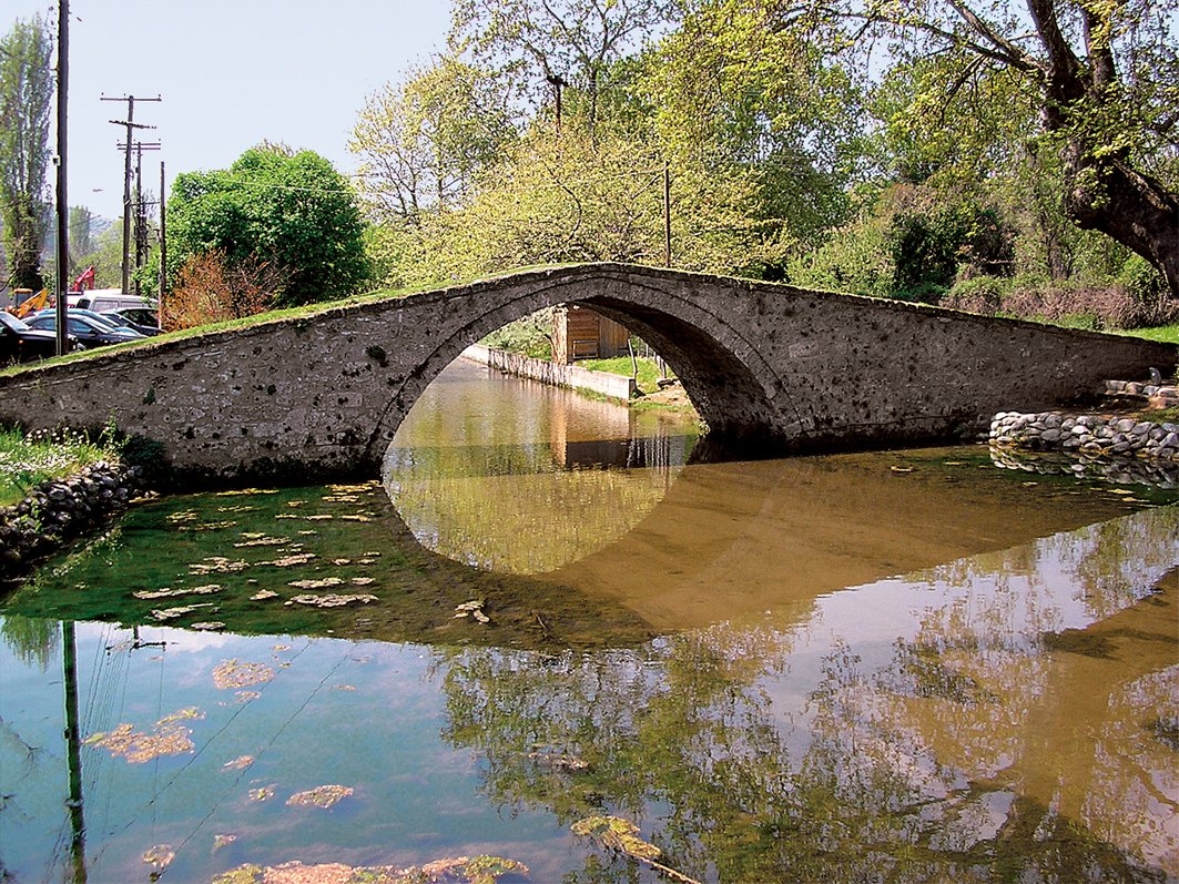 Vodina’da Osmanlı dönemine ait taş köprü