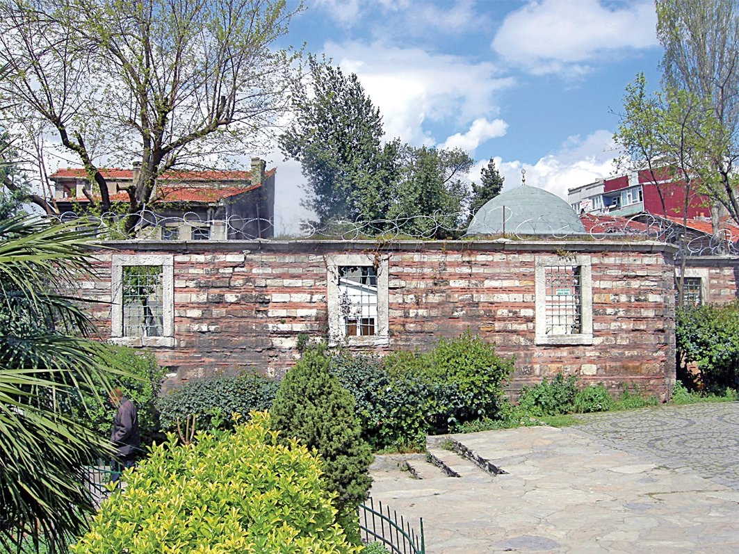 Râkım Efendi Medresesi’nin dıştan görünüşü