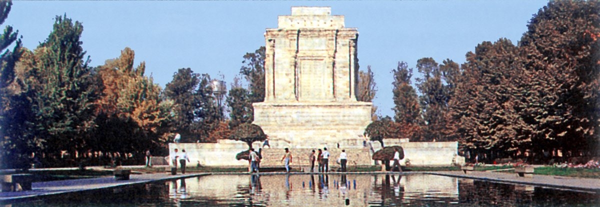 Firdevsî’nin anıtmezarı – Tûs/İran