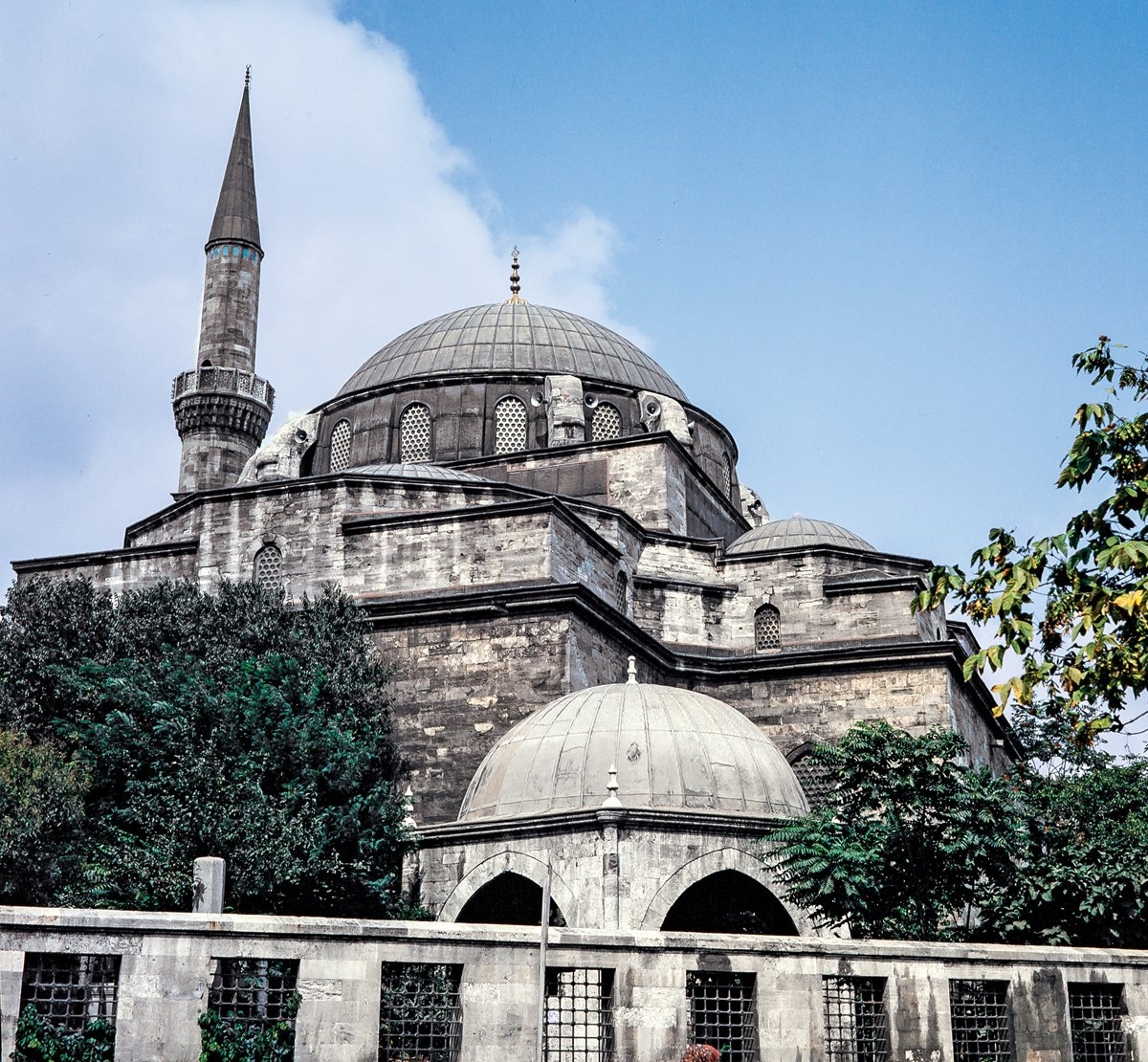 Çemberlitaş’ta Atik Ali Paşa Camii ve Türbesi – Fatih/İstanbul