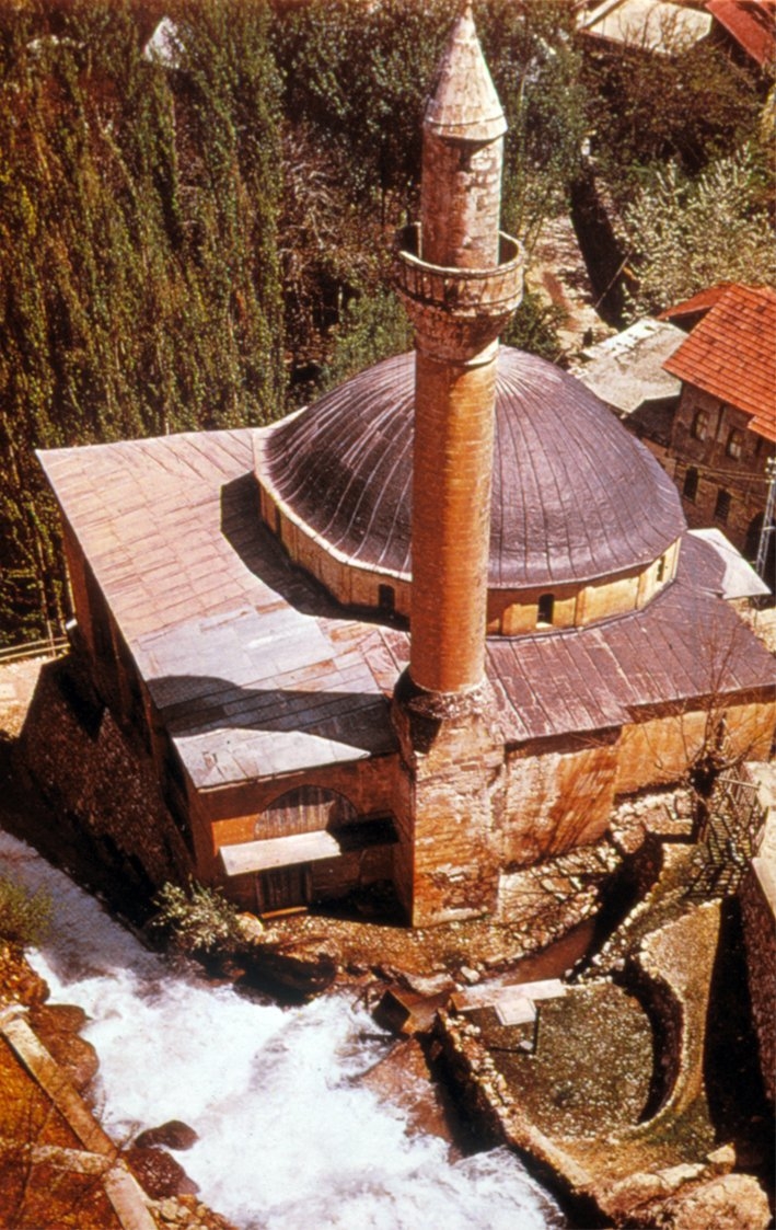 Kemaliye Orta Camii