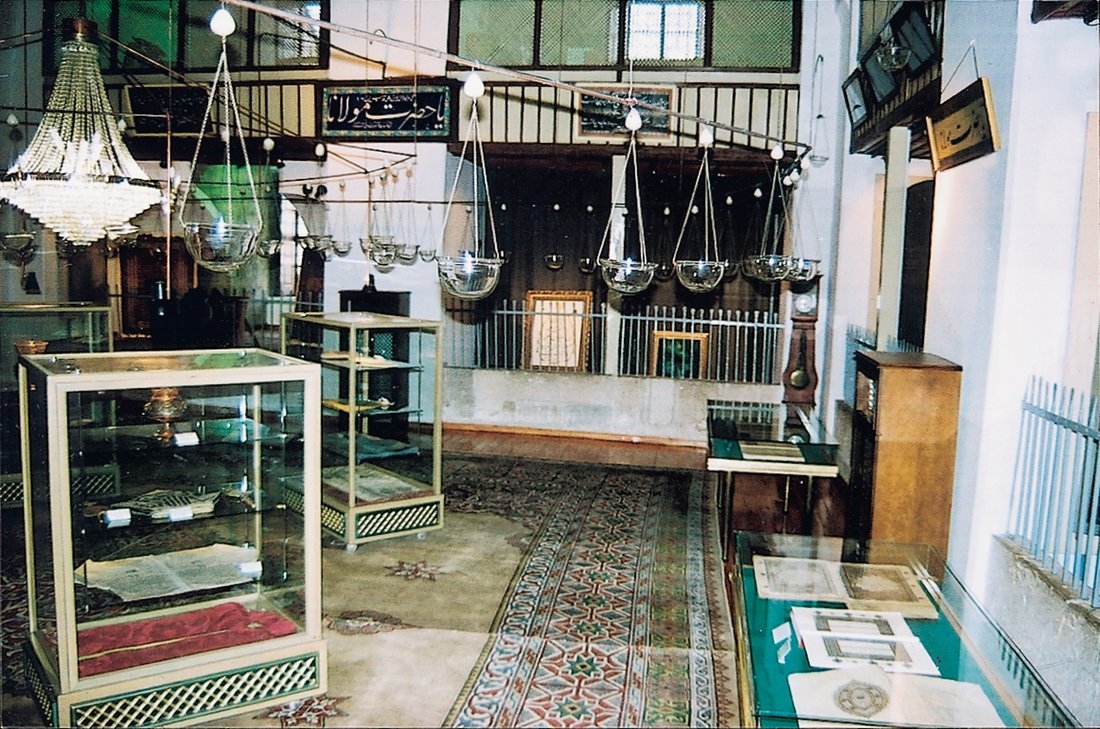 Mevlânâ Müzesi semâhânesindeki sergileme düzenini gösteren bir fotoğraf