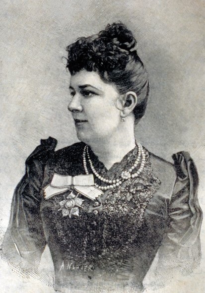 Gülnar Hanım (II. Abdülhamid’in verdiği Şefkat nişanı ile)