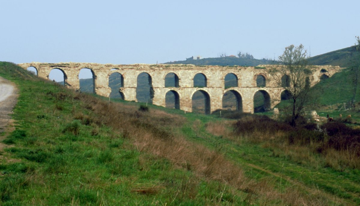 Halkalı sularının ilk kemeri olan Mâzul Kemer