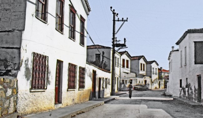 Çeşme’nin eski evlerinden bir görünüş