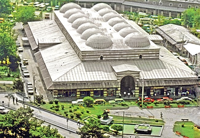 Çelebi Sultan Mehmed devrine ait 820 (1417-18) yılında inşa edilen Edirne Bedesteni