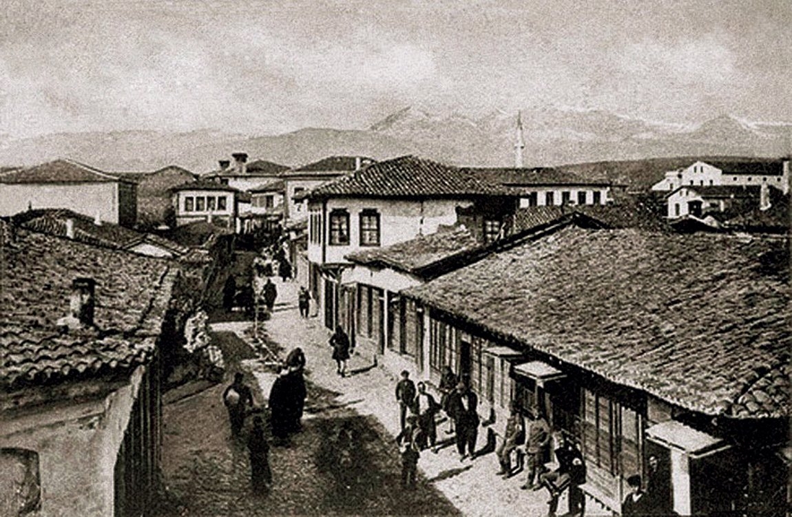 1920’li yıllarda Gevgili’yi gösteren bir kartpostal